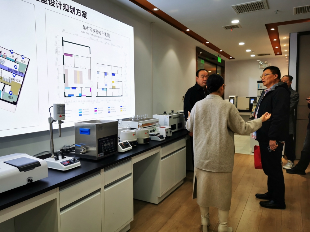 江蘇某食用油企業一行蒞臨奧普斯儀器上海展廳進行參觀考察，洽談合作